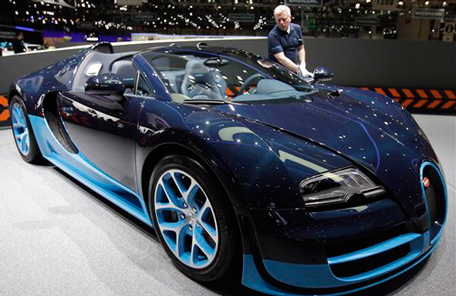 Bugatti on Bugatti Launches World   S Fastest Convertible   Emirates 24 7