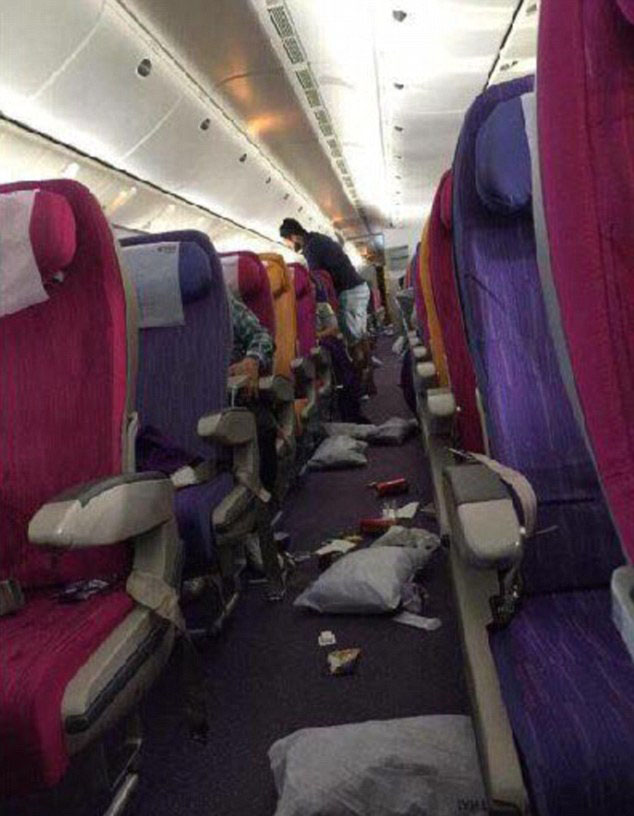 Severe Flight Turbulence Leaves Six Injured Seat Covered In Blood Sri Lankan Echo