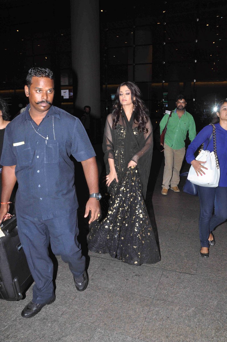 Airport Spotting: Aishwarya Rai Is On A Roll