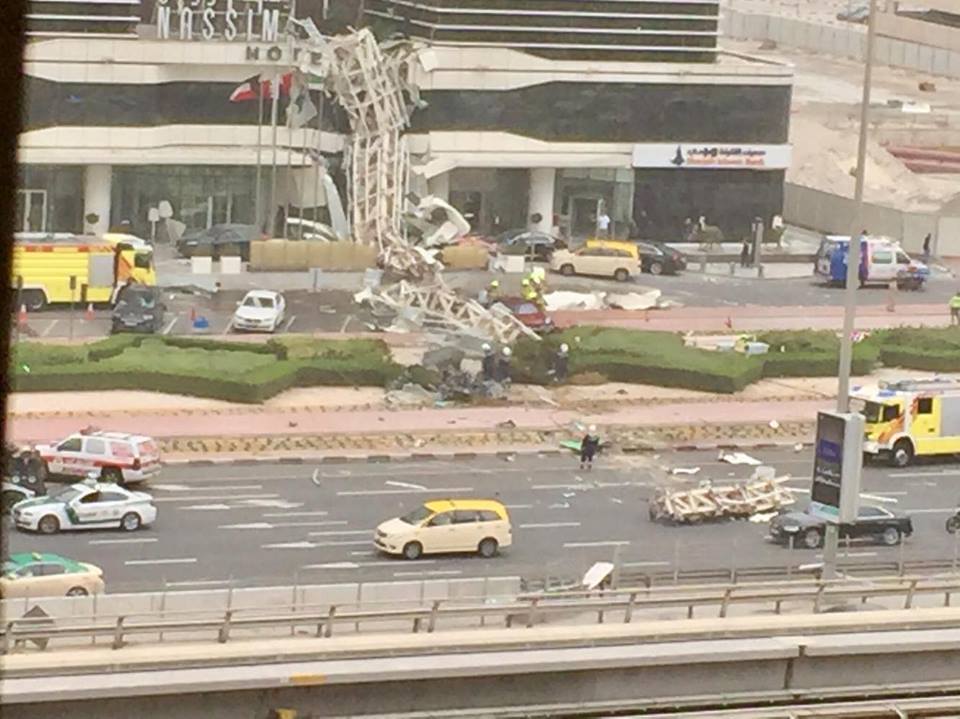 Collapsed crane (source: Emirates  24/7)