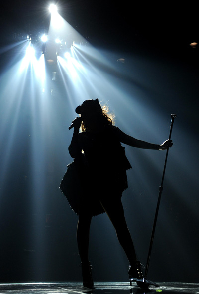 Beyonce sizzles as 'Mrs Carter' - News in Images - Emirates24|7