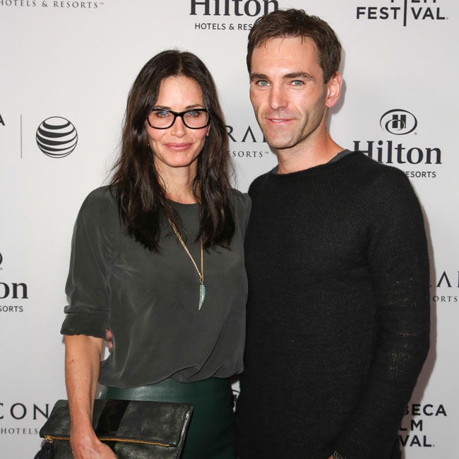 Friends no more: Courteney Cox to marry boyfriend Johnny McDaid, 37 ...