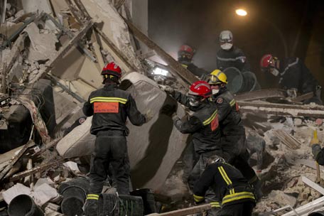 Search for life: Paris building collapse - News - Emirates24|7