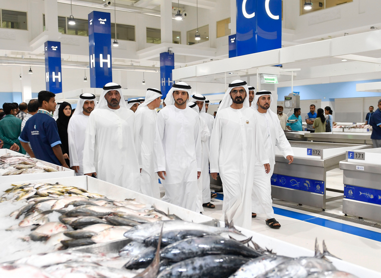 Рыбный рынок открылся. Waterfront Market Дубай. Dubai Waterfront Fish Market. Рынок Дейра Ватерфронт. Рыбный рынок Дубай Umm Suqeim.